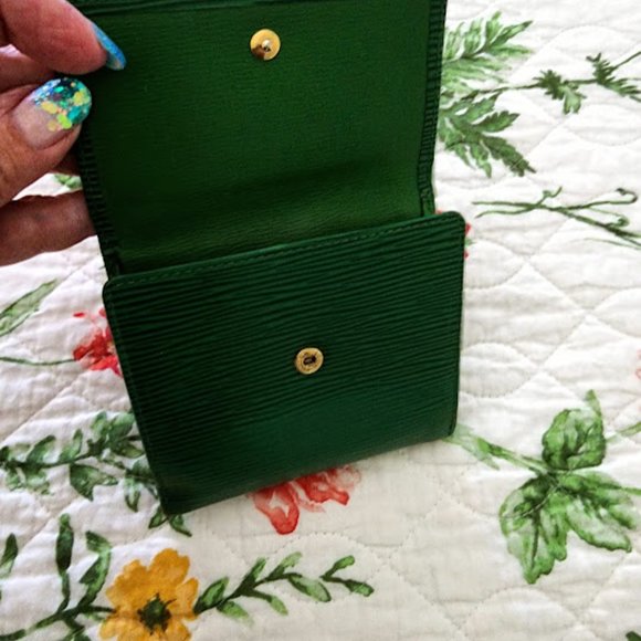 Louie Vuitton Epi Porte Feiulle - Picture 11 of 14